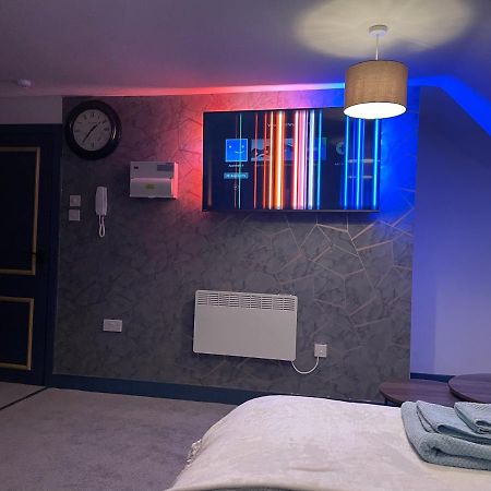 Lovely Studio Apartment Located In Бірмінгем Екстер'єр фото